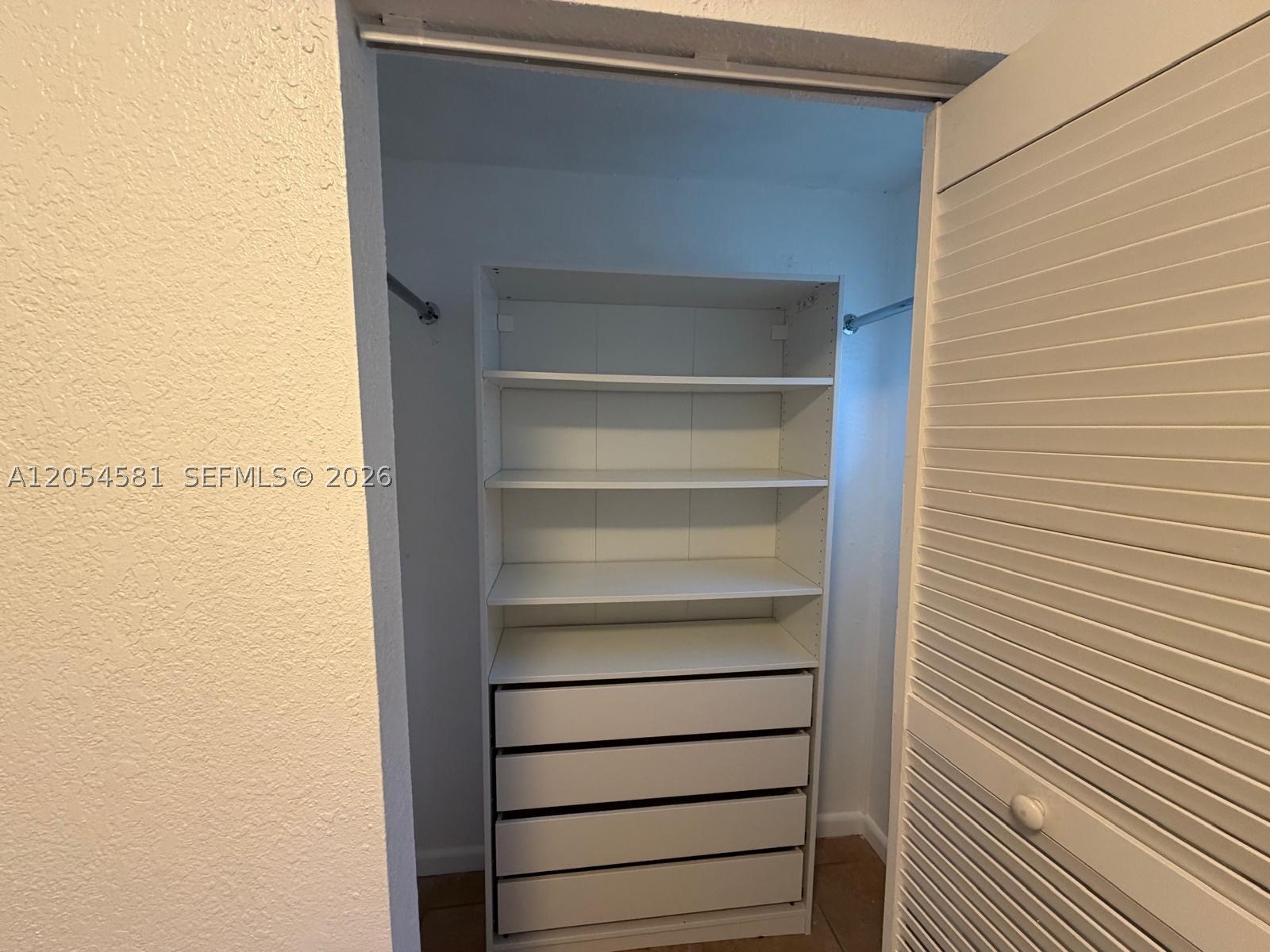 property viewer photo 12