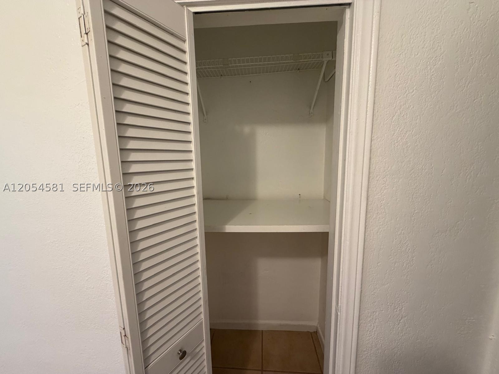 property viewer photo 16