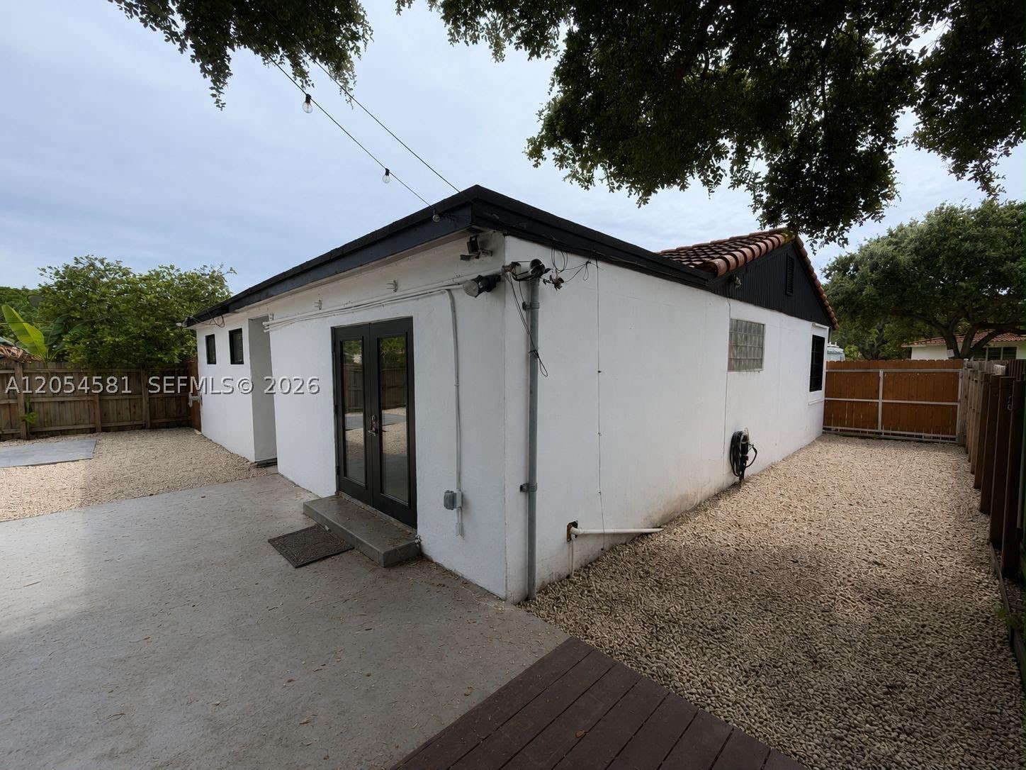 property viewer photo 2