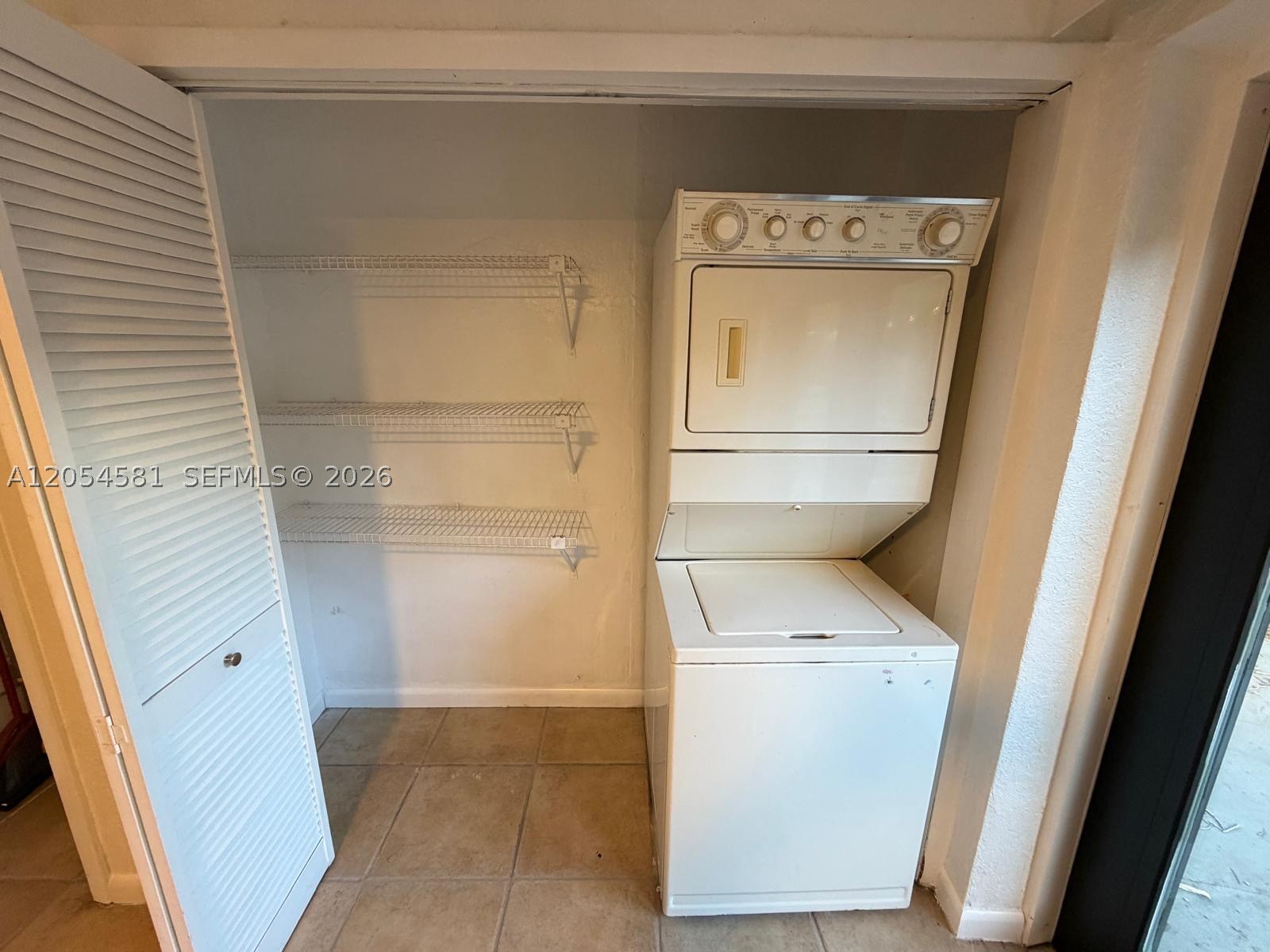 property viewer photo 7