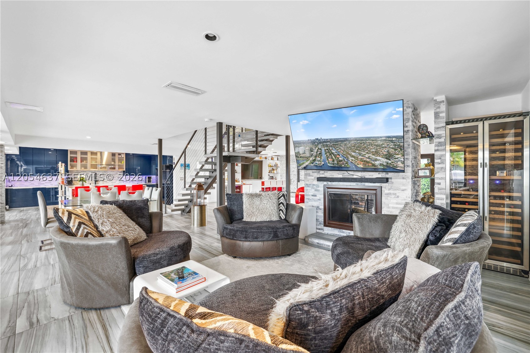 main property photo 23