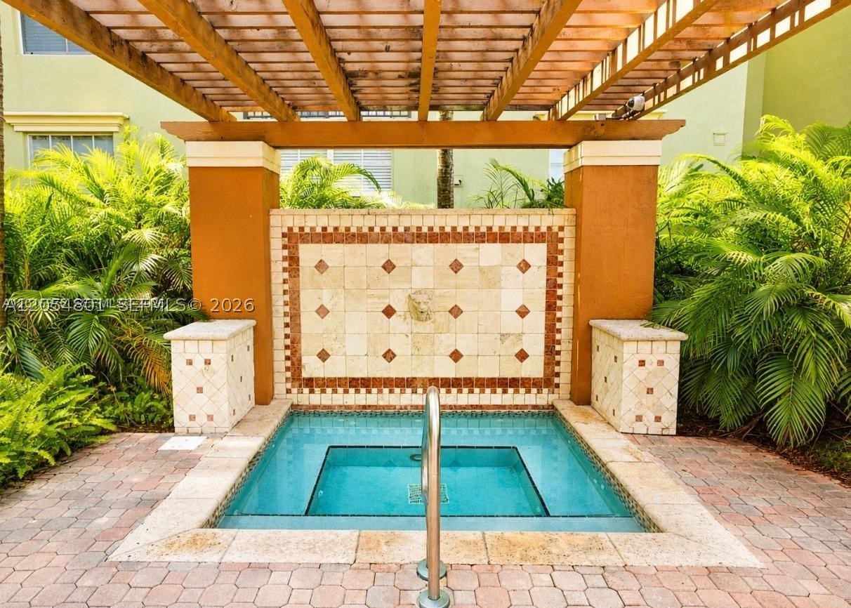 main property photo 11