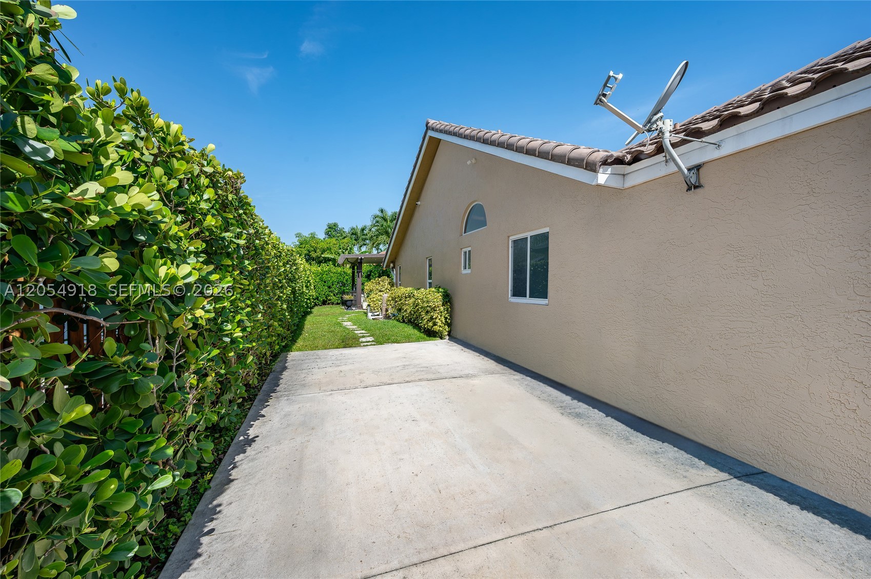 main property photo 41
