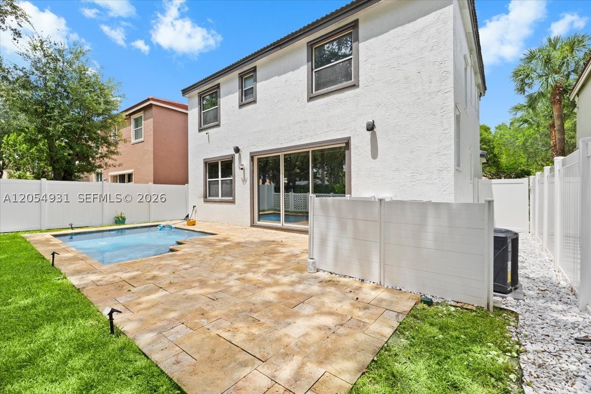 main property photo 33