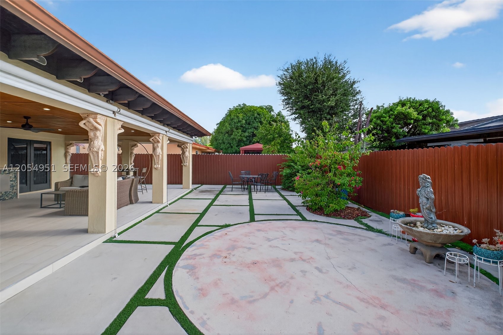 main property photo 9