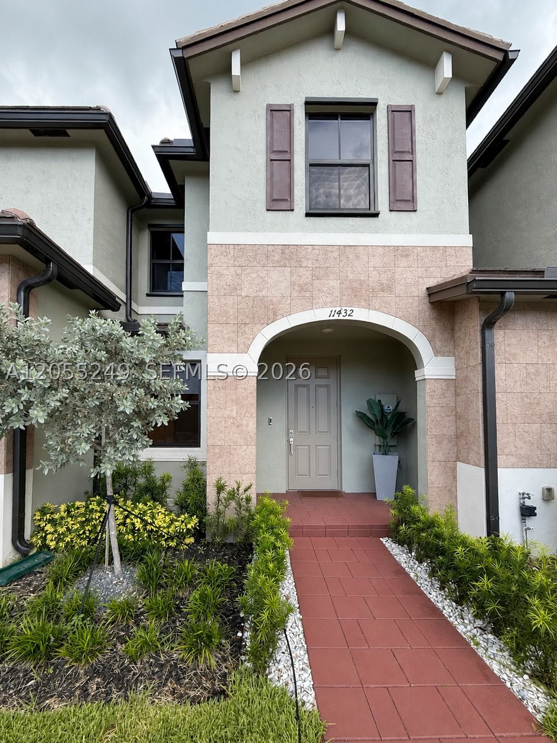 main property photo 44