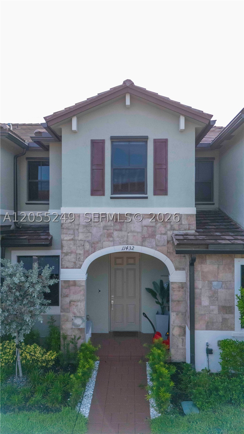 main property photo 45