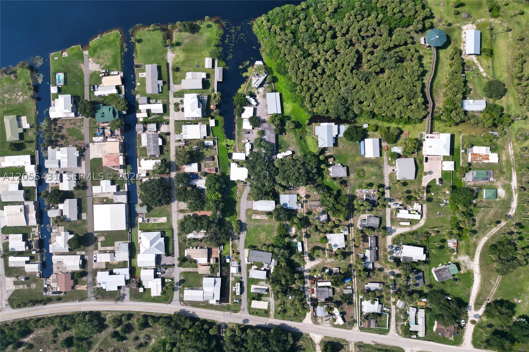 main property photo 13