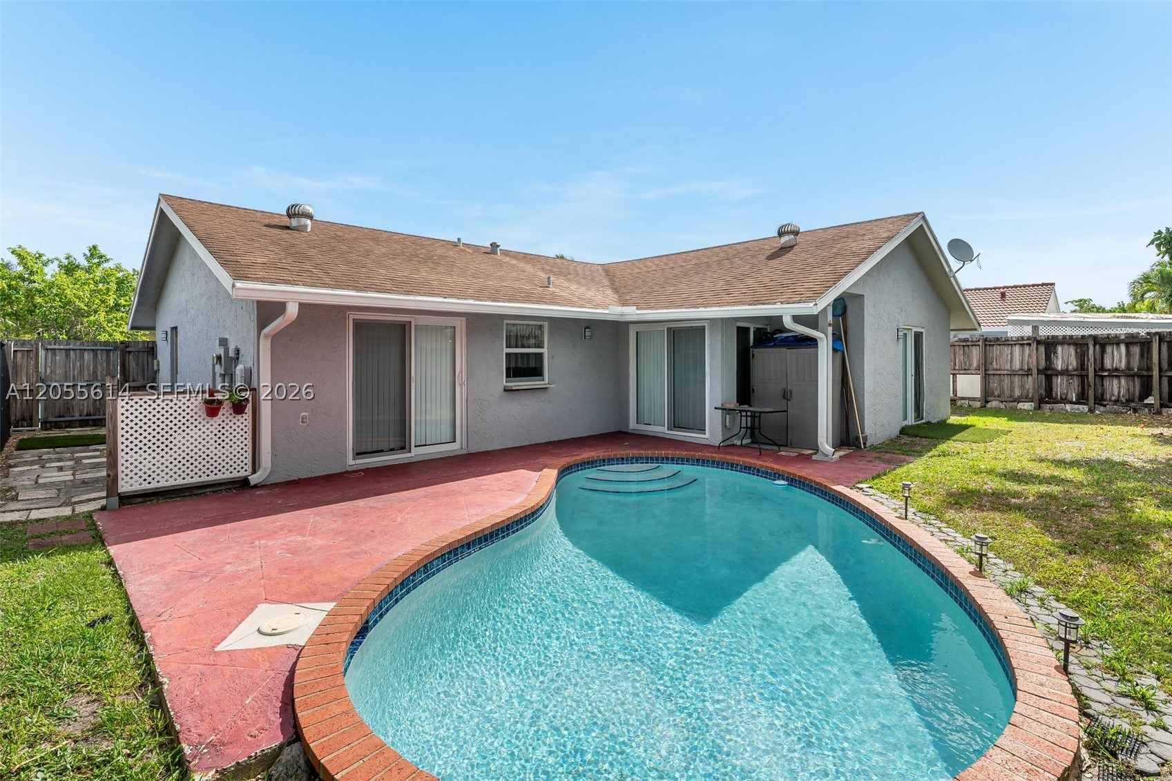 main property photo 23