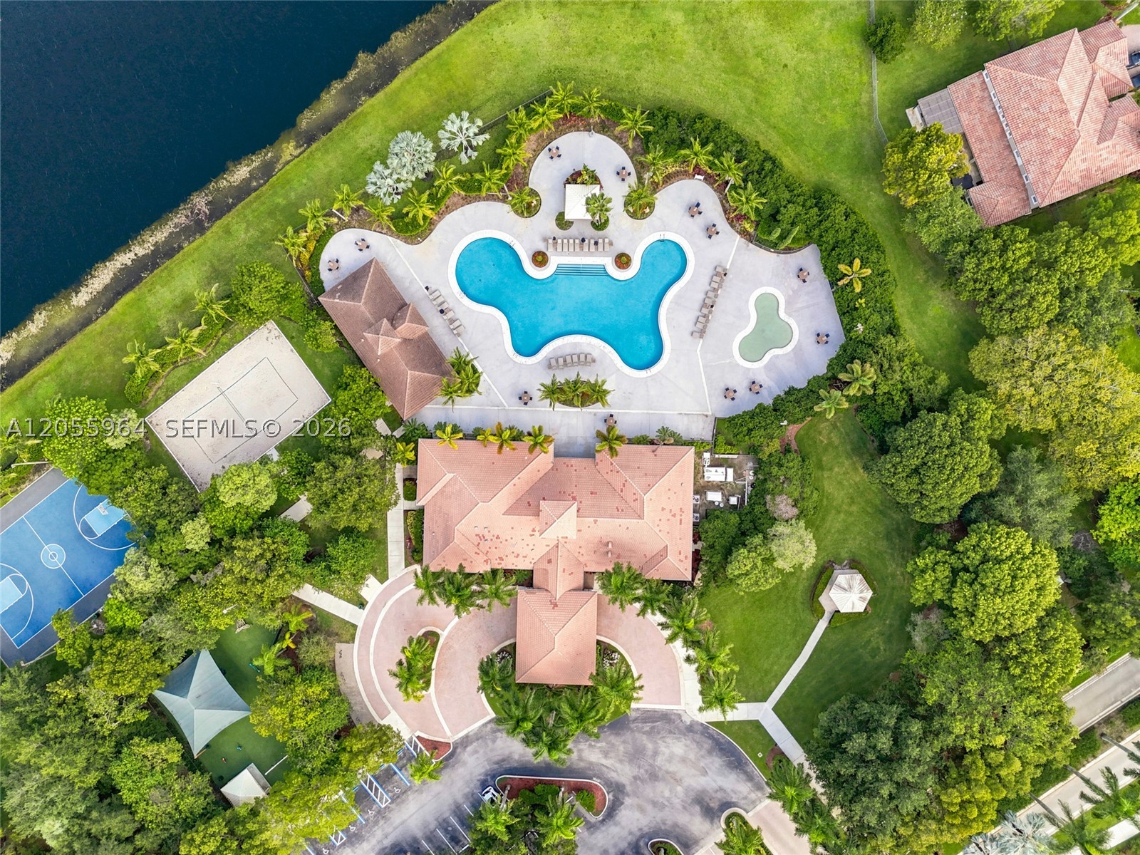 main property photo 50