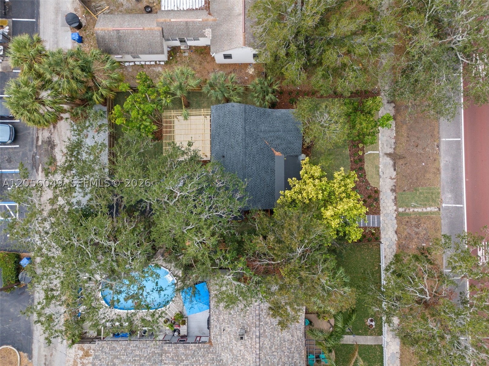 main property photo 30
