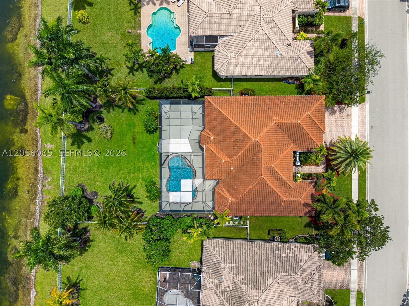 main property photo 37