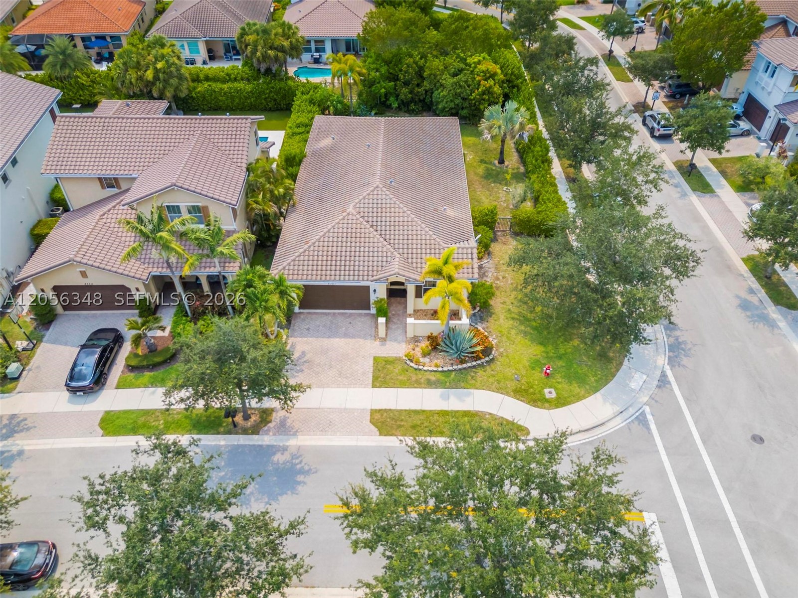 main property photo 23