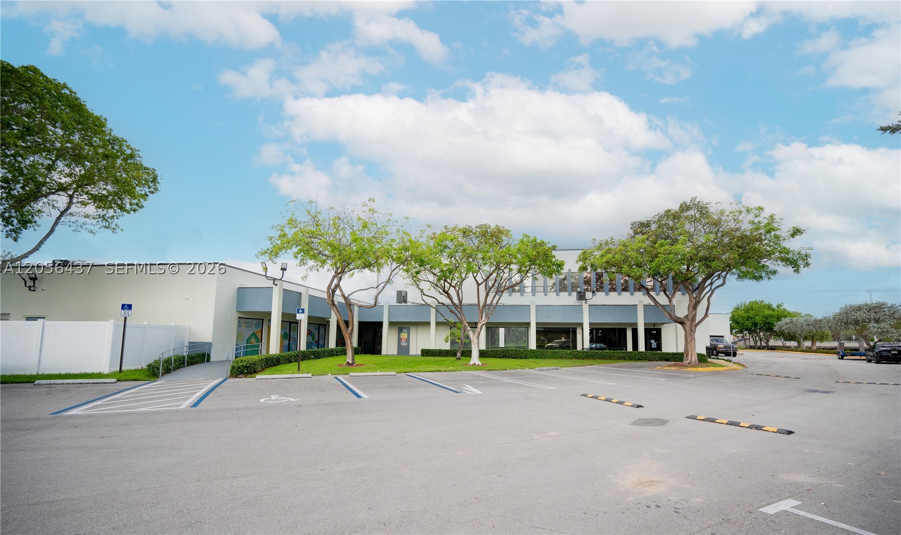 main property photo 16