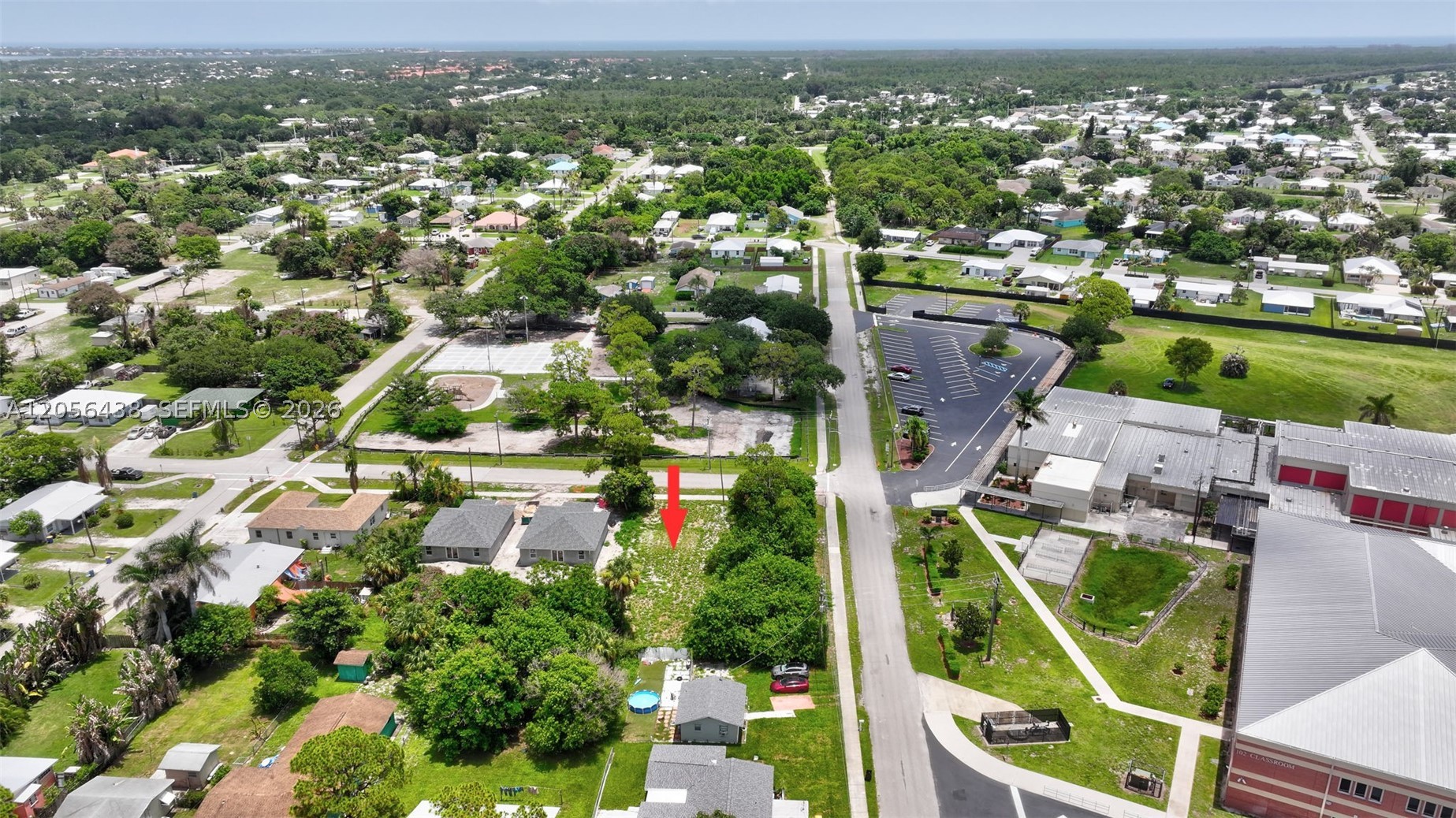 main property photo 10