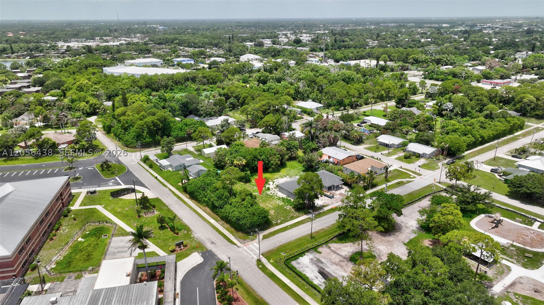 main property photo 11
