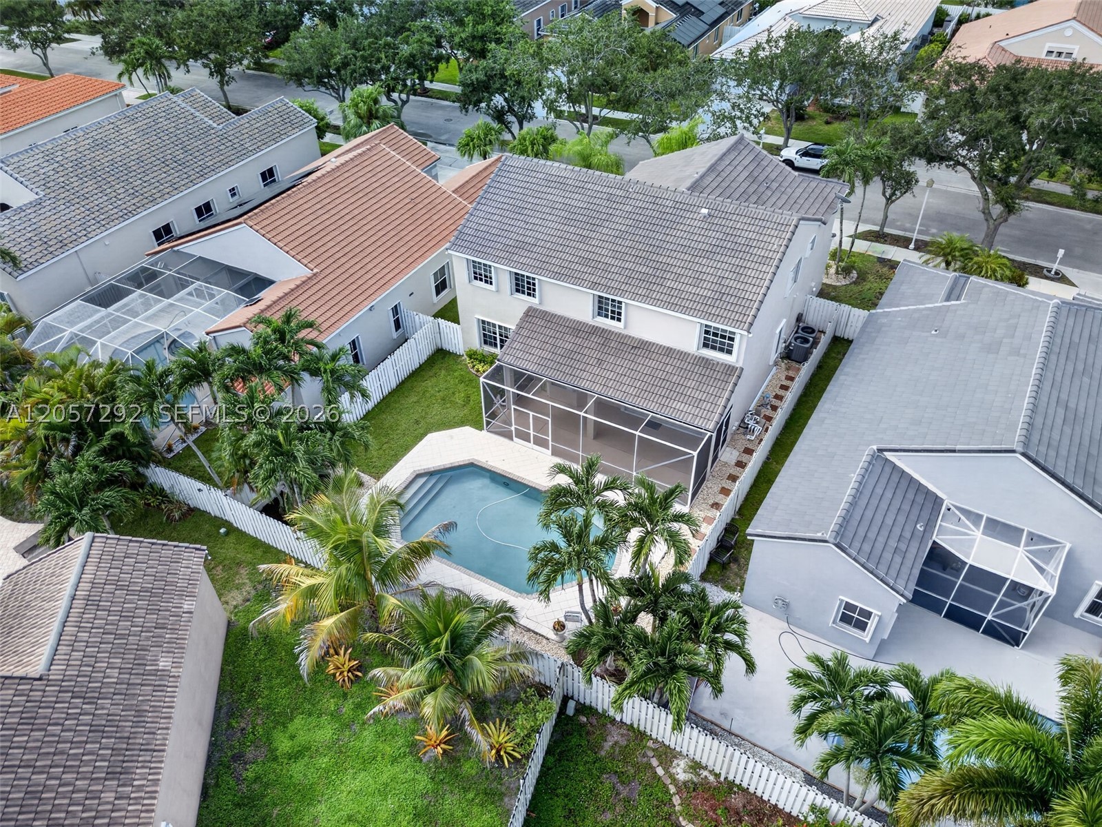 main property photo 123