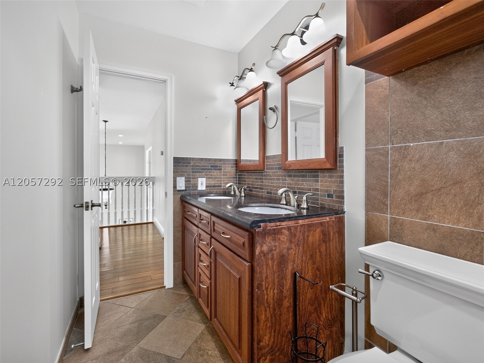 main property photo 88