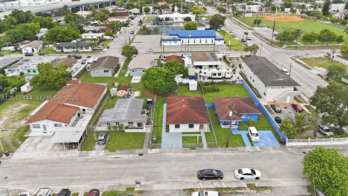 main property photo 30