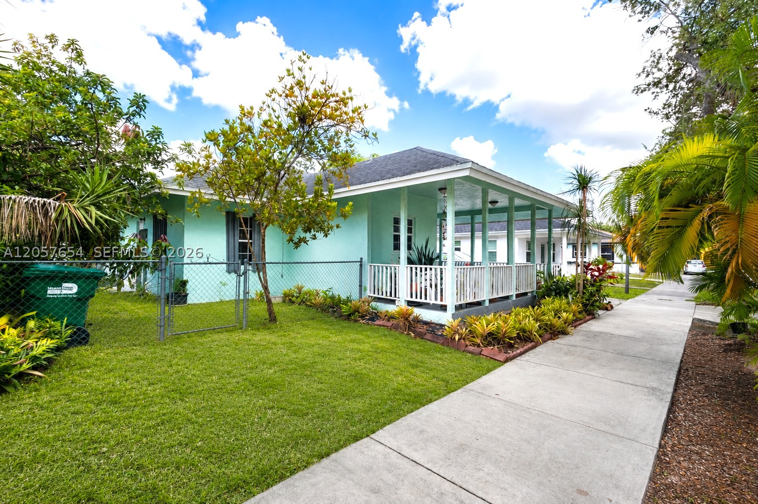 main property photo 13