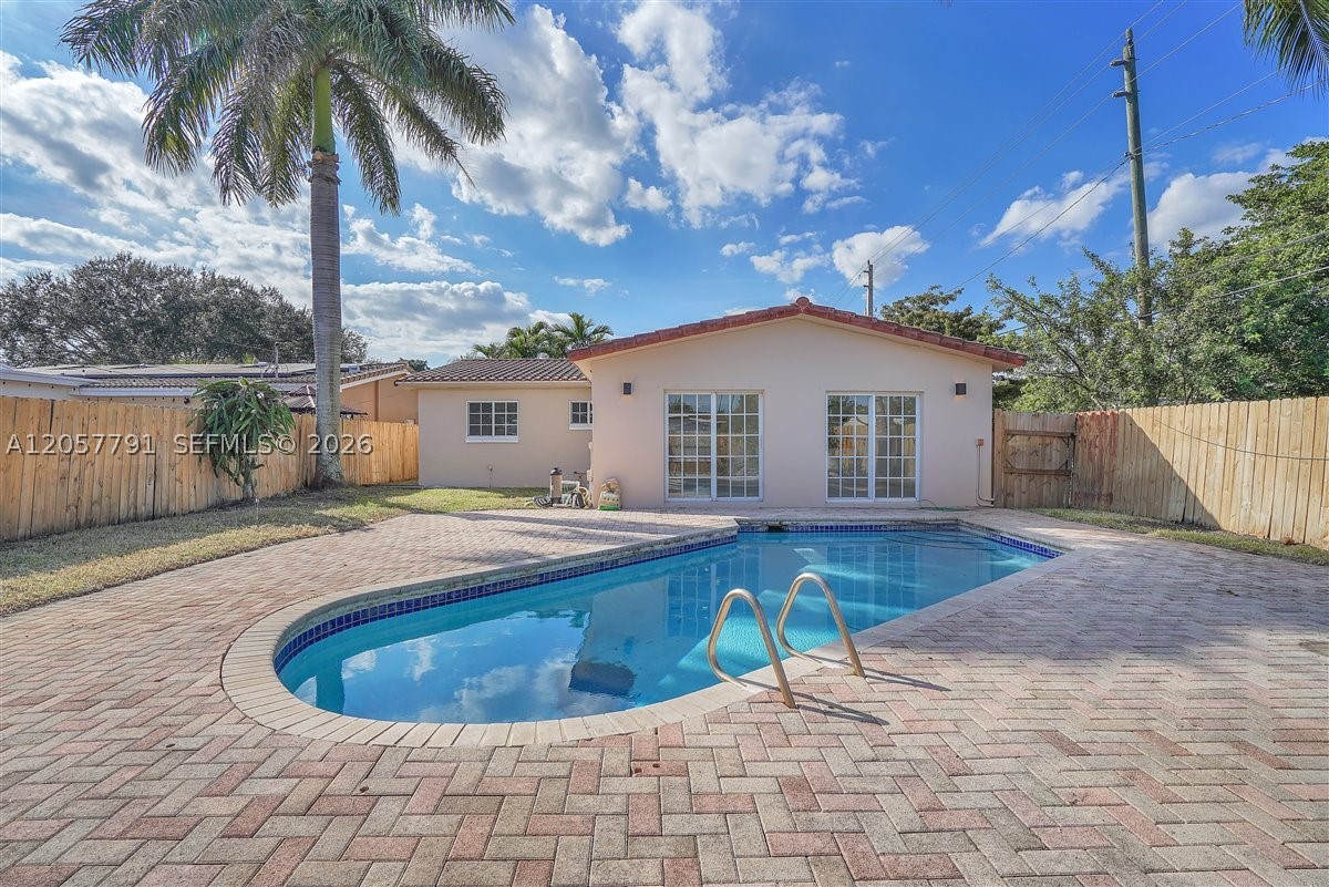 main property photo 20
