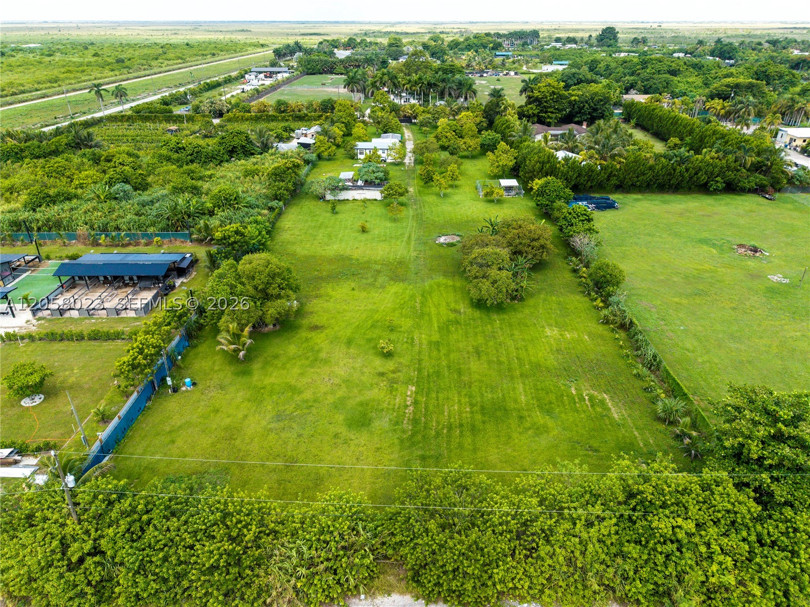 main property photo 13
