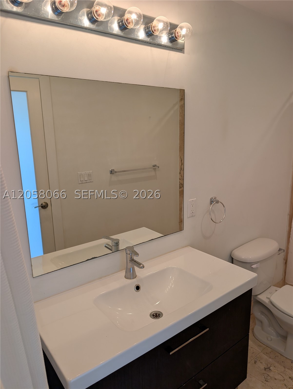 property viewer photo 11