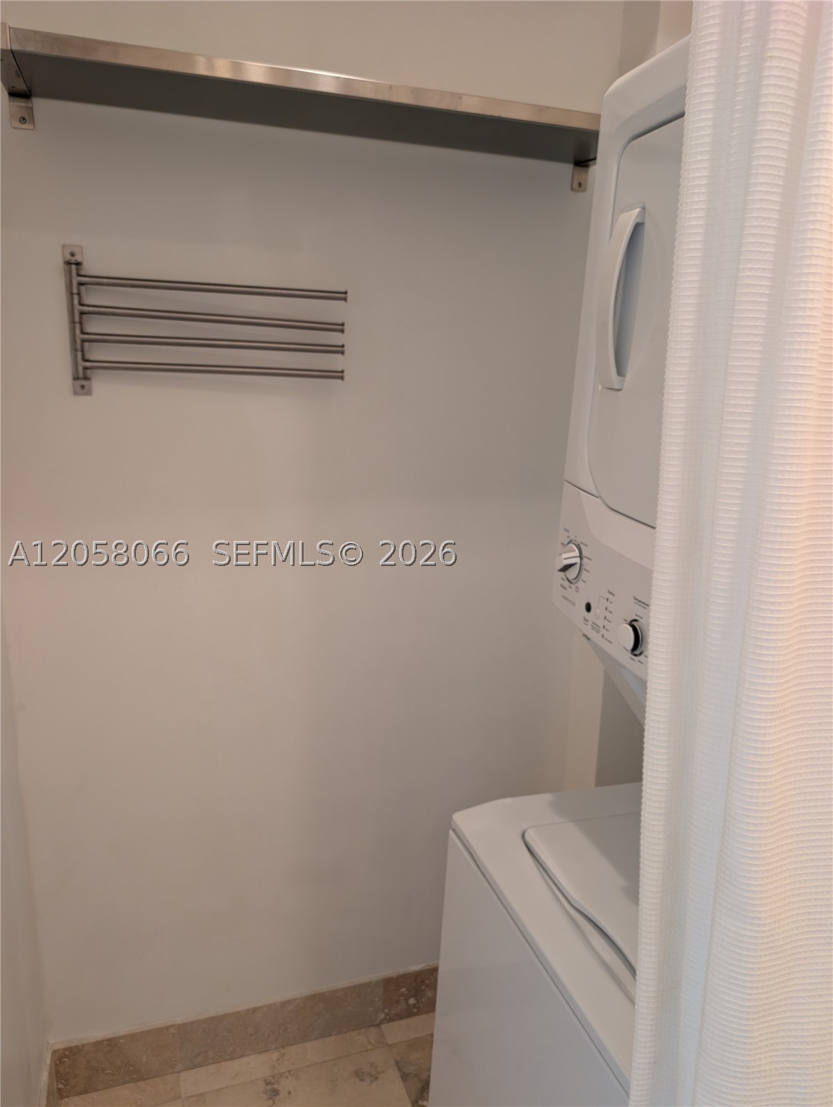 property viewer photo 13