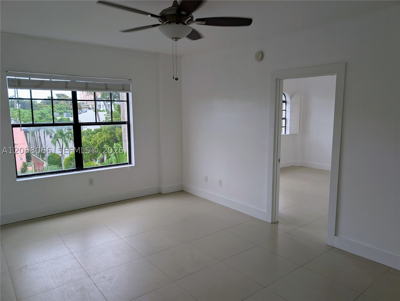 property viewer photo 2