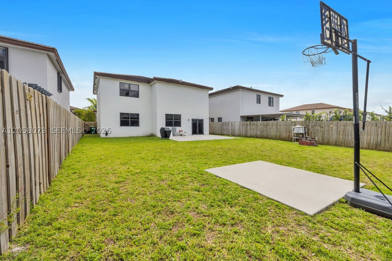 main property photo 28