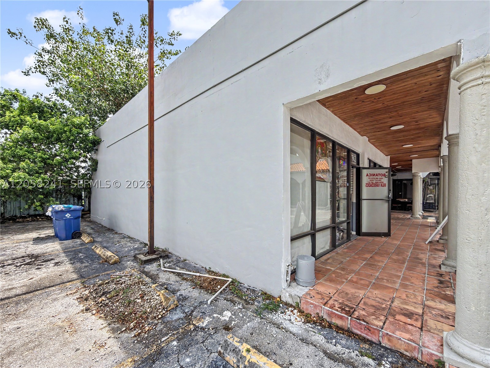 main property photo 23