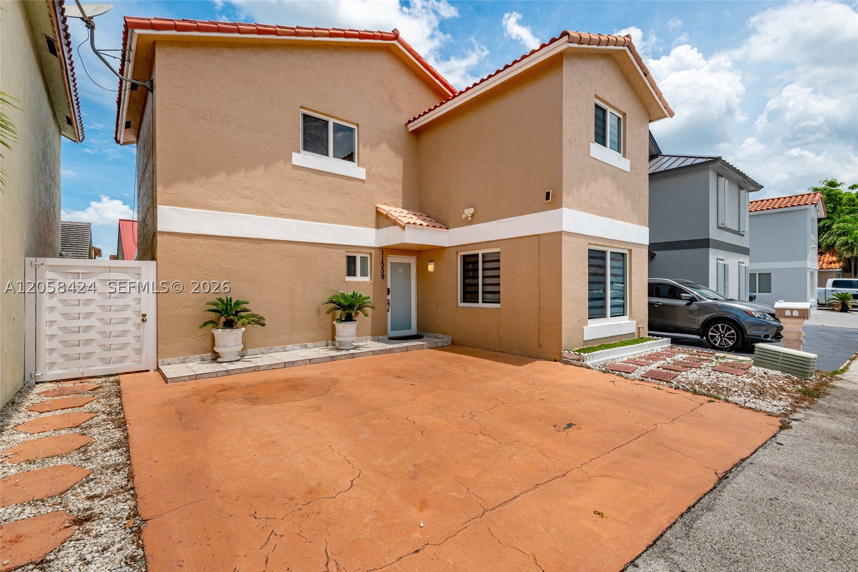 main property photo 27