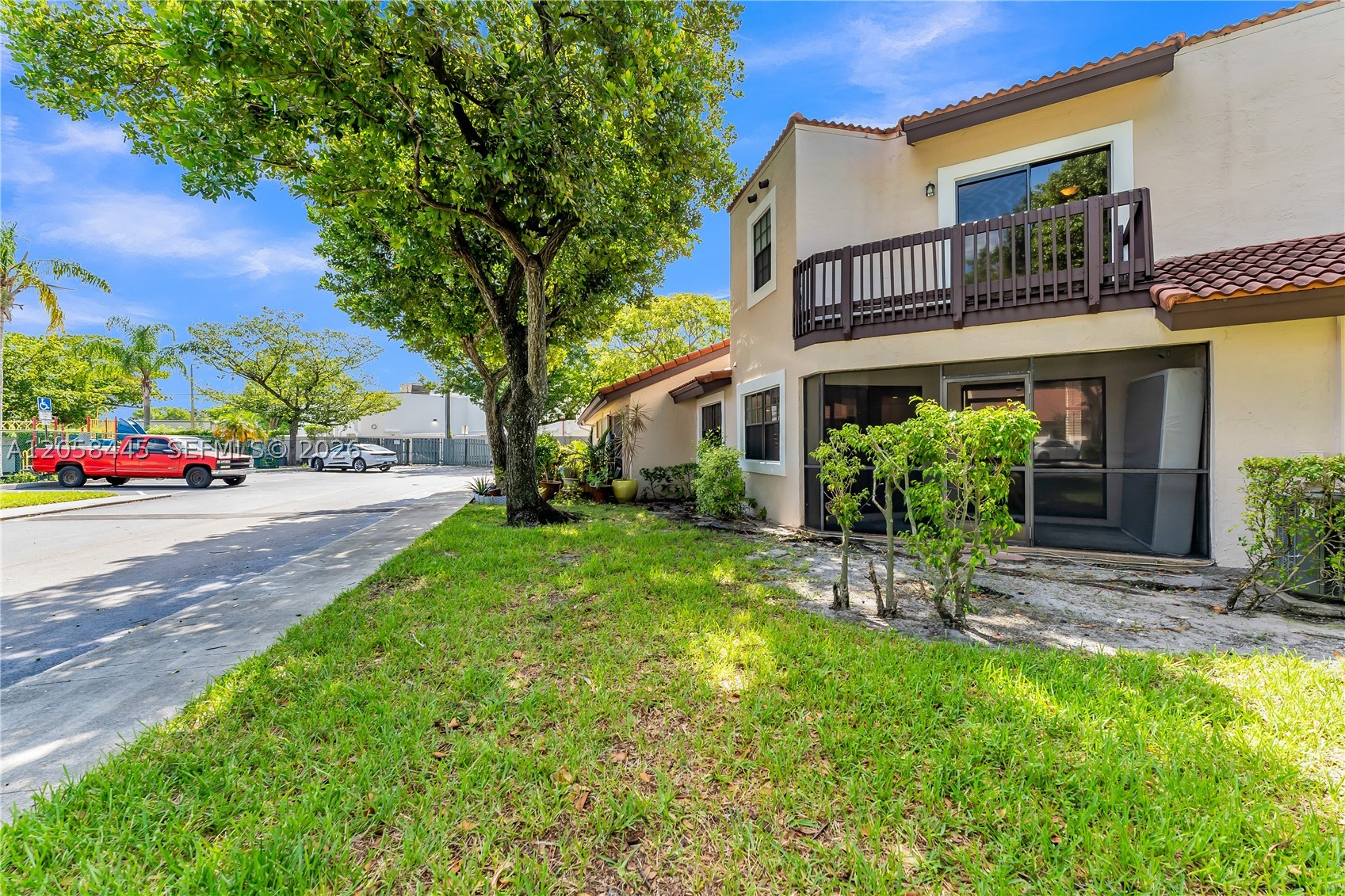 main property photo 28