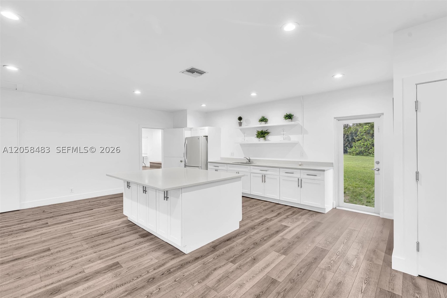 main property photo 99