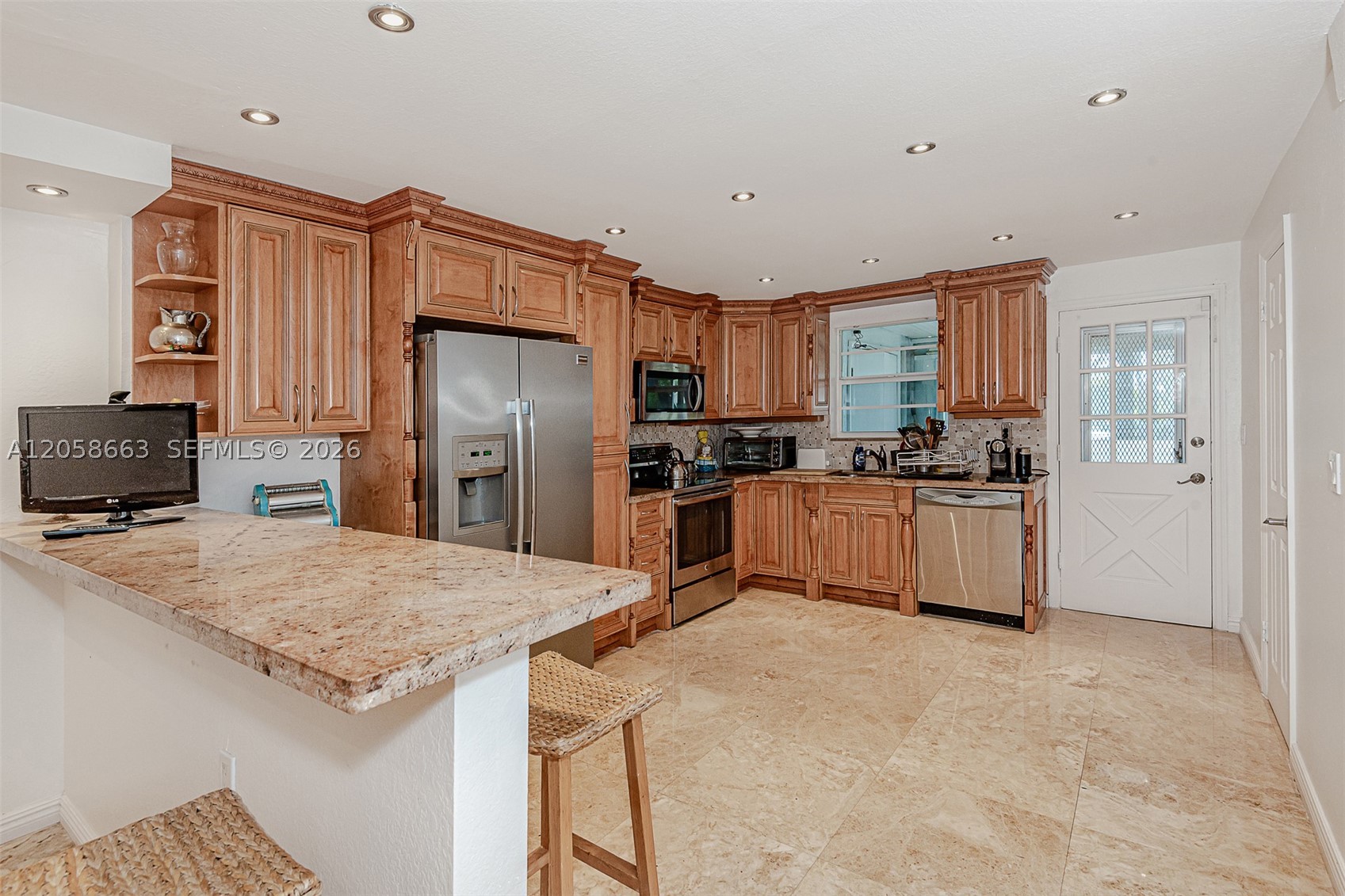 main property photo 12