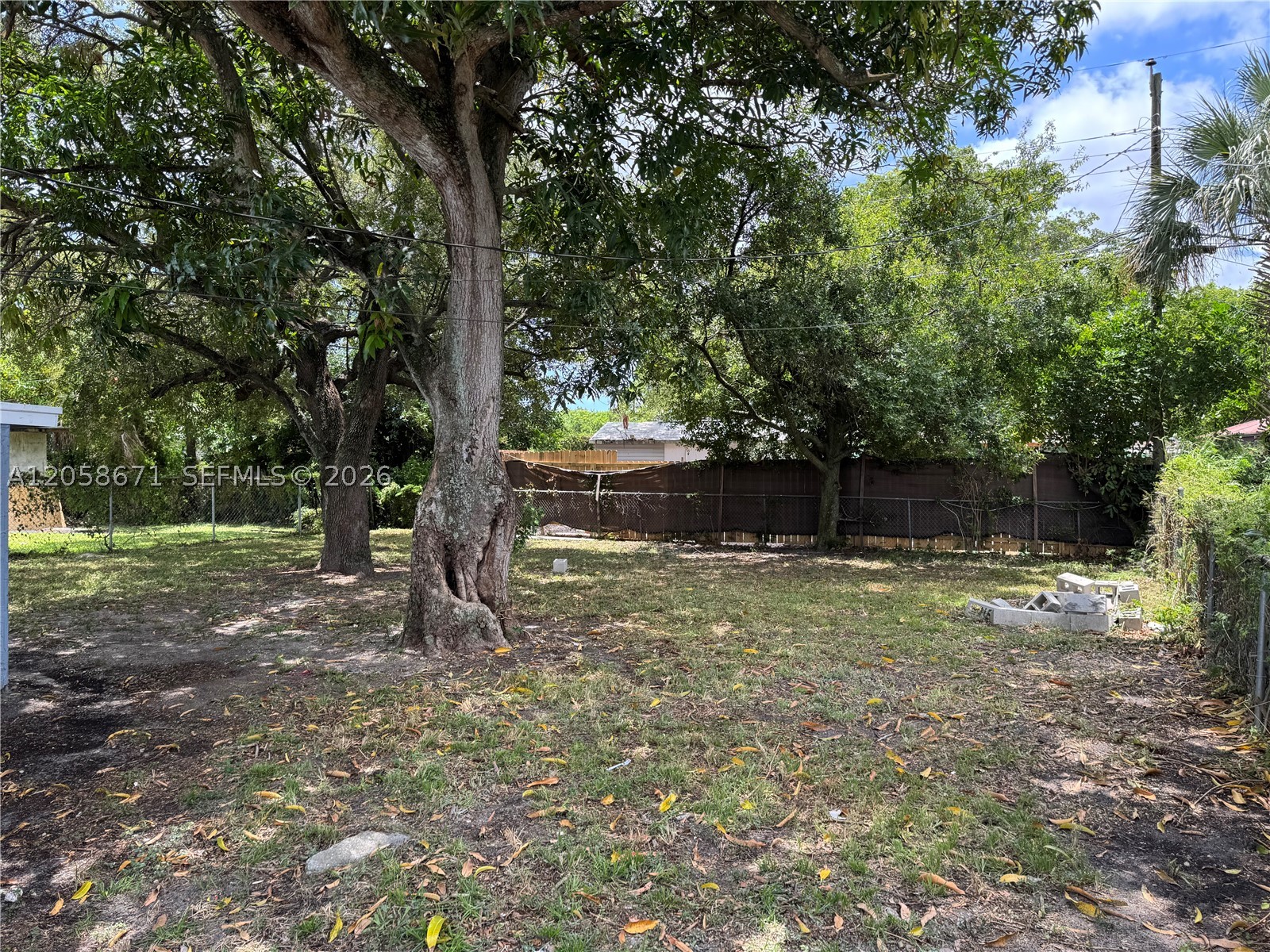 main property photo 23
