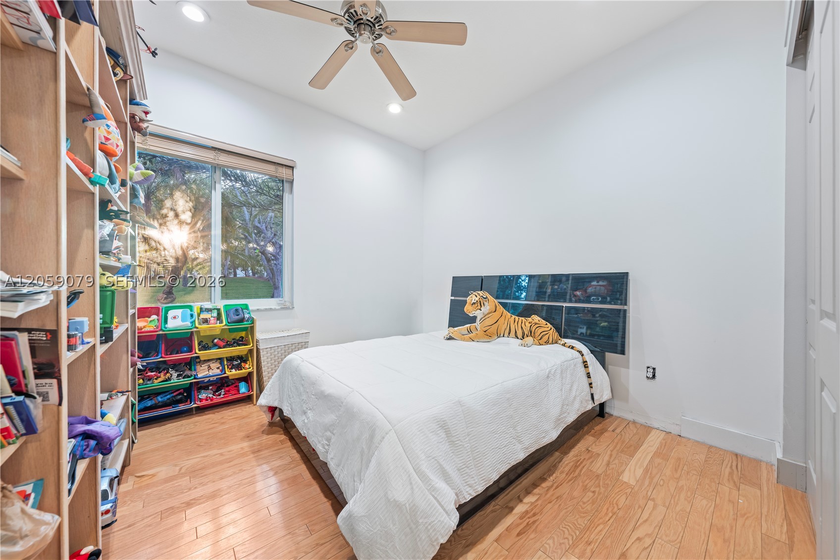main property photo 25