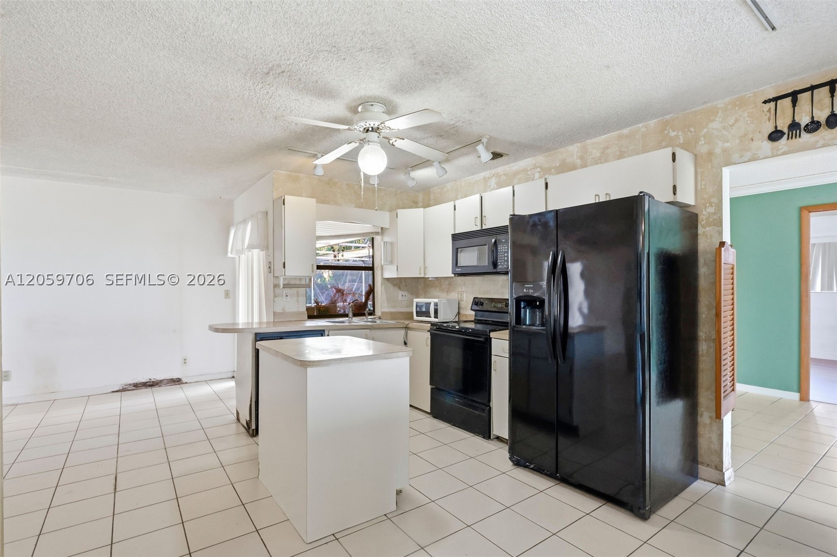 main property photo 12