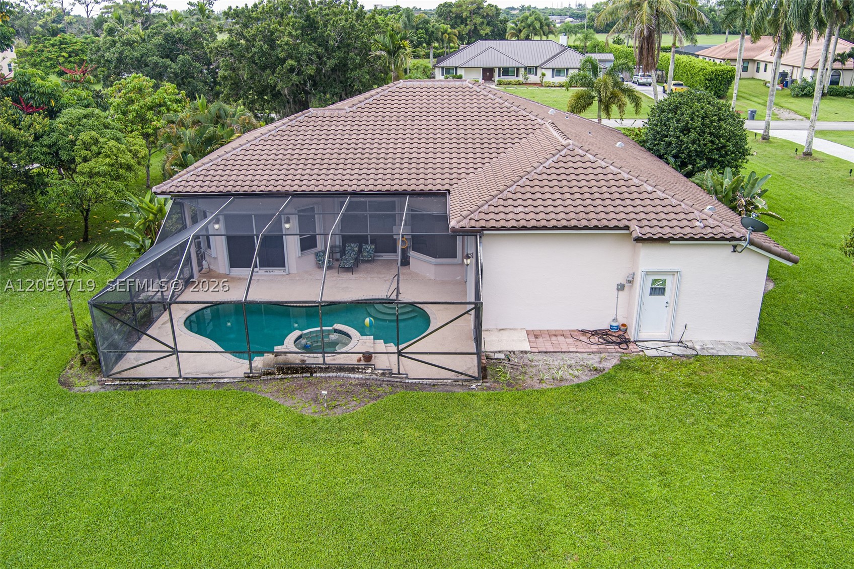 main property photo 41