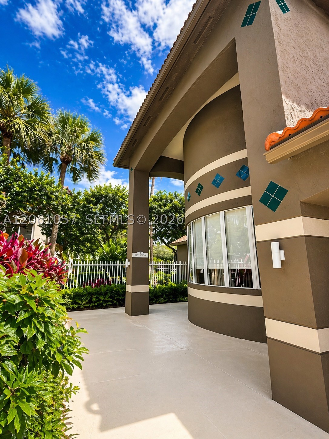 main property photo 13