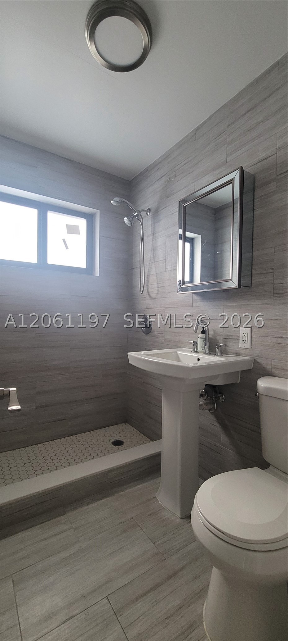 property viewer photo 10