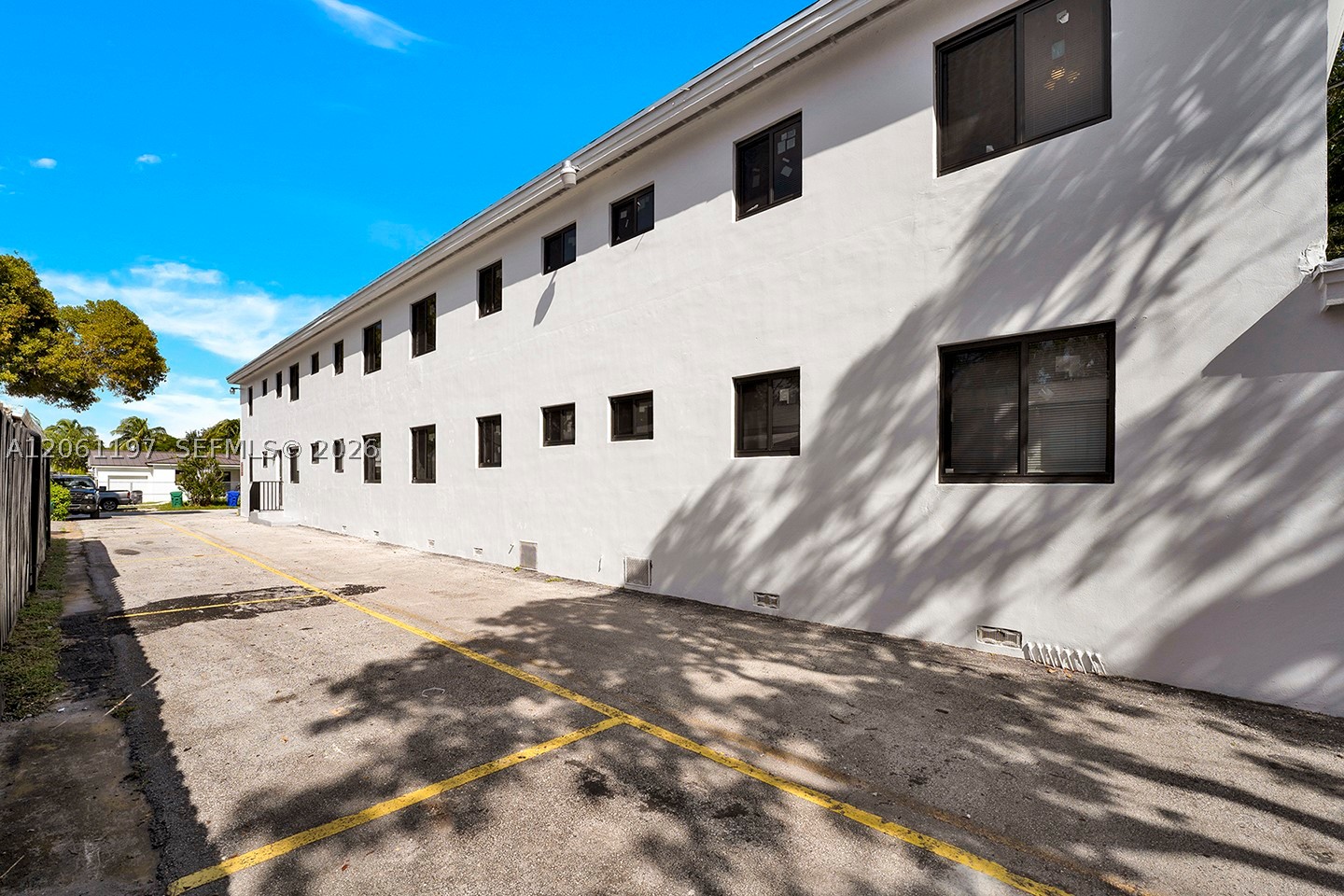 property viewer photo 16