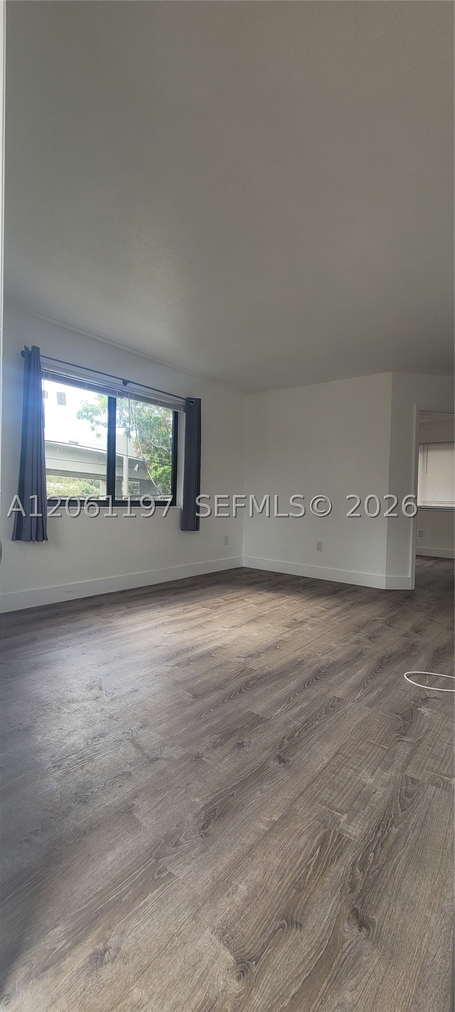 property viewer photo 6