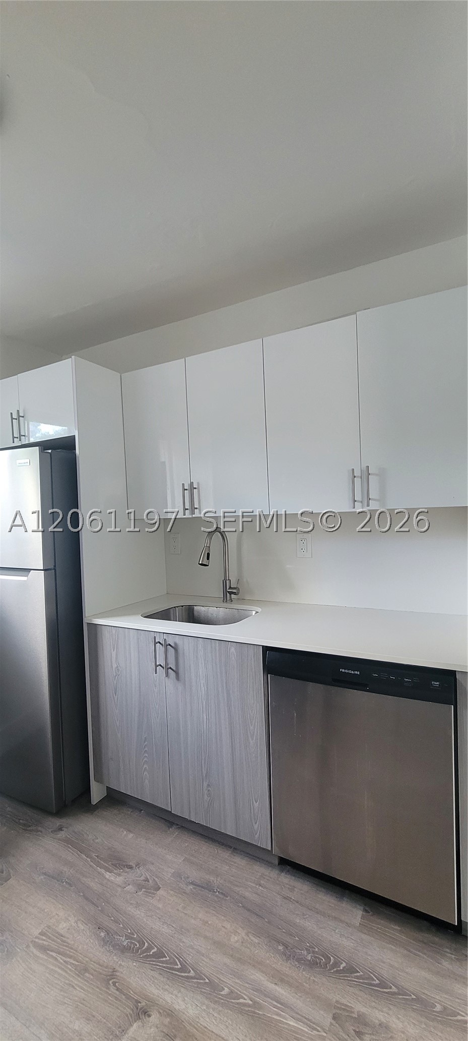 property viewer photo 8