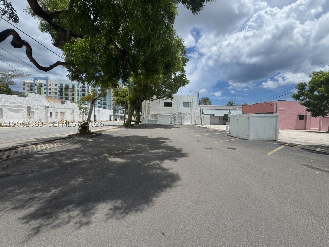 main property photo 31