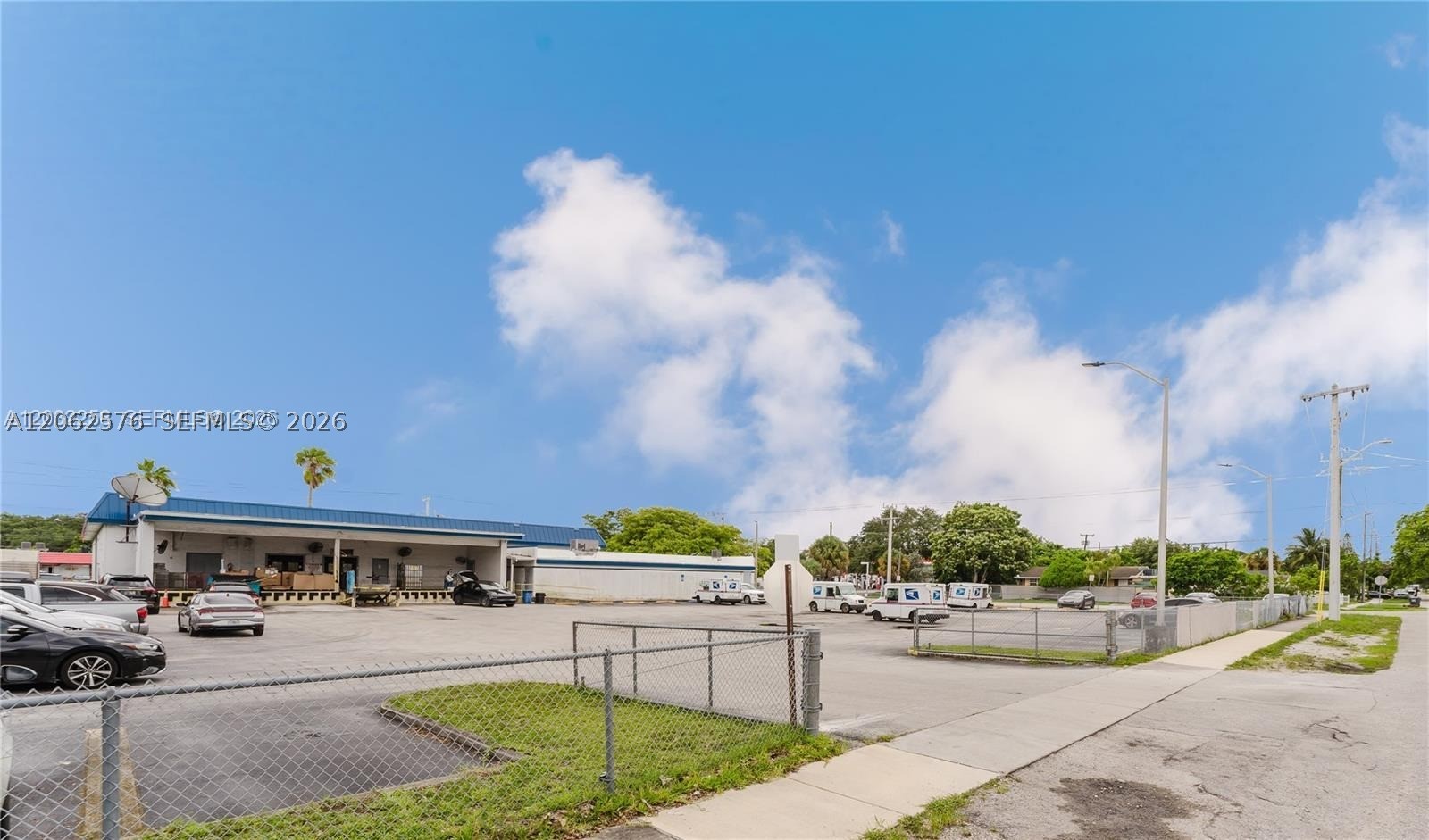 main property photo 23