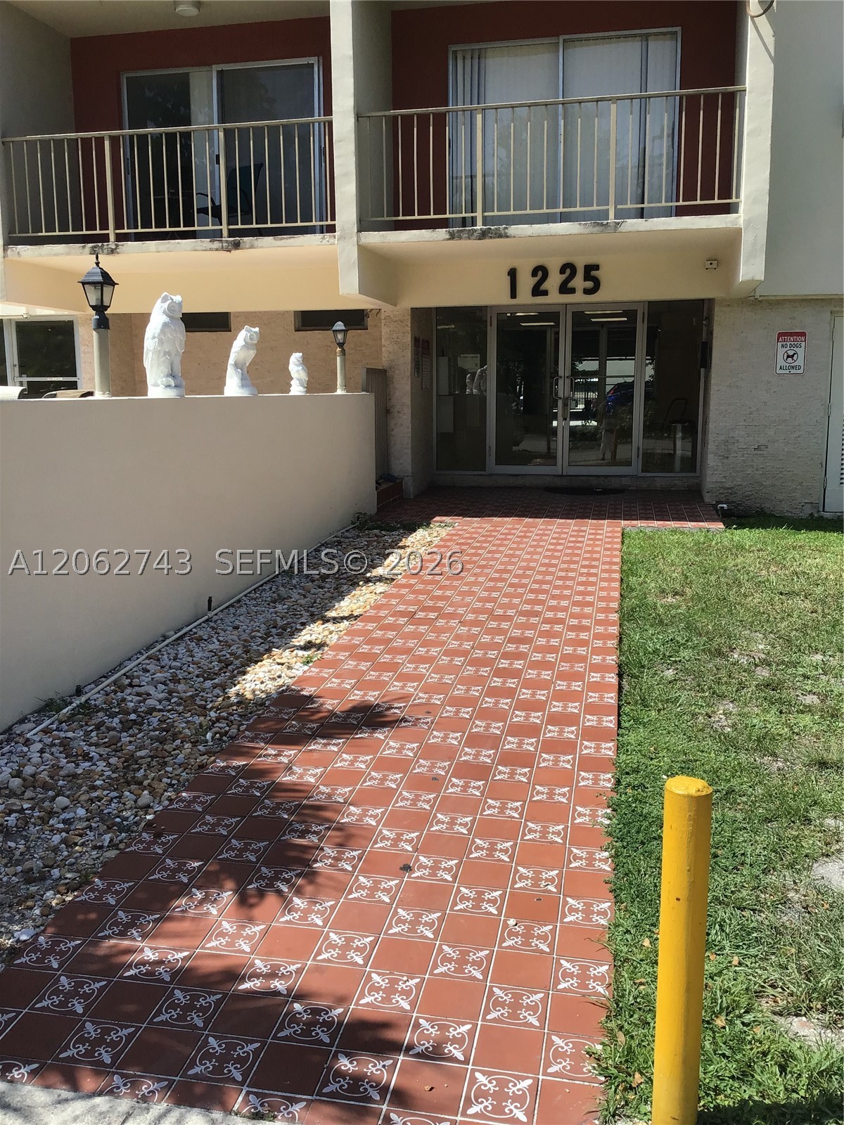 main property photo 0