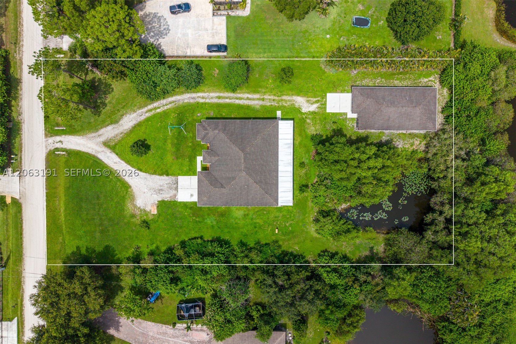 main property photo 40