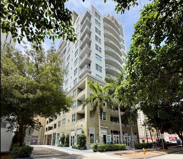 main property photo 0
