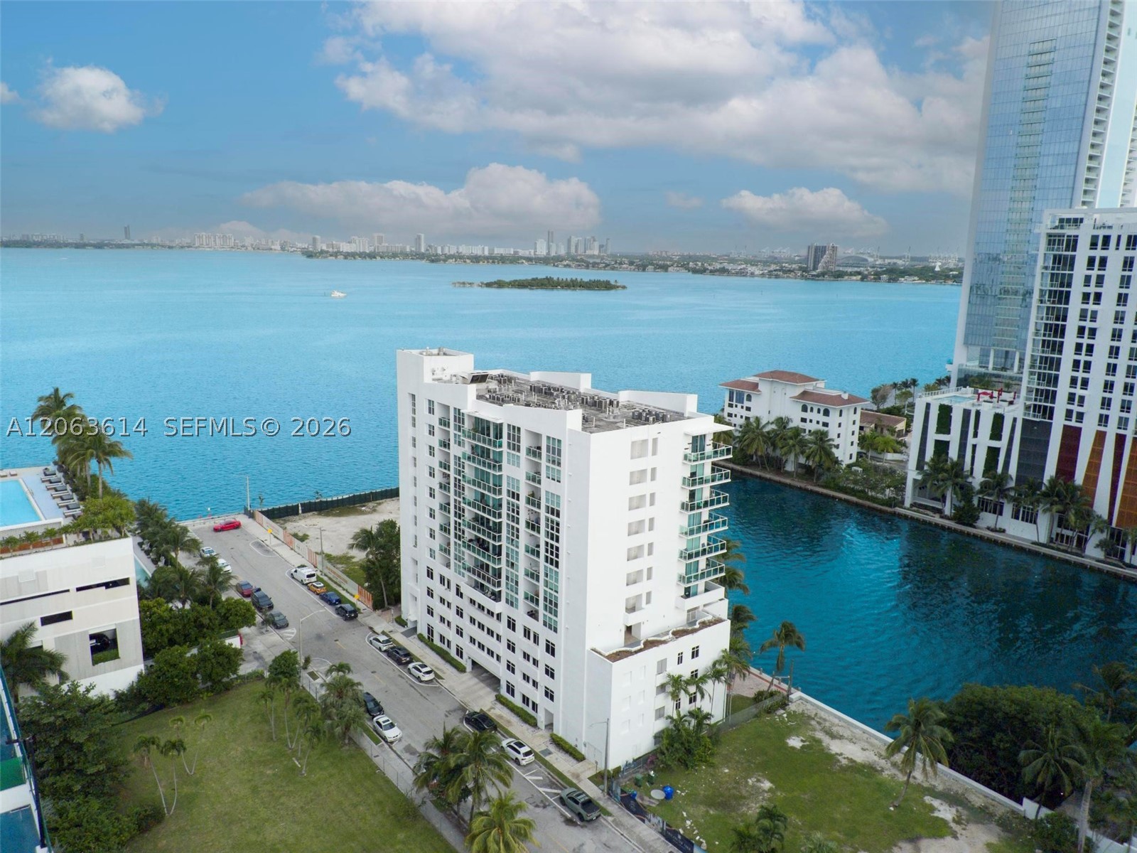 main property photo 0
